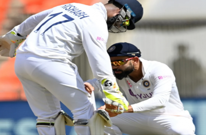 Play stops as bails were missing, found inside Rishabh Pant’s glove