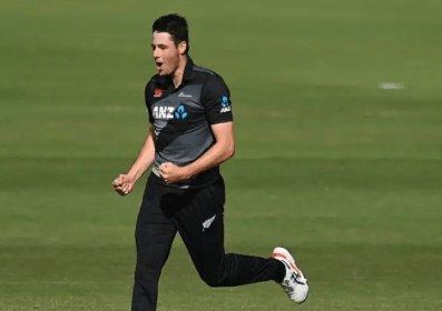 William ORourke Strikes to Dismiss Saud Shakeel for 6 William ORourke Strikes to Dismiss Saud Shakeel for 6