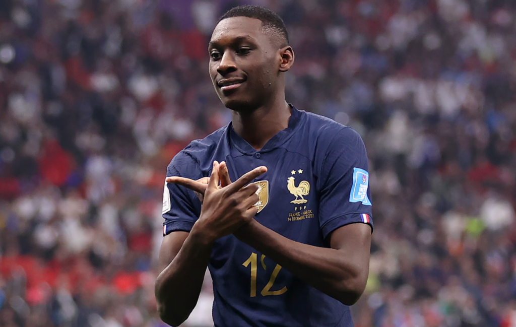 Kolo Muani in for France