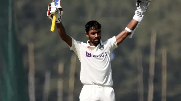 Abhimanyu Easwaran, KL Rahul Among Top Contenders to Open for Australia Tests Abhimanyu Easwaran, KL Rahul Among Top Contenders to Open for Australia Tests