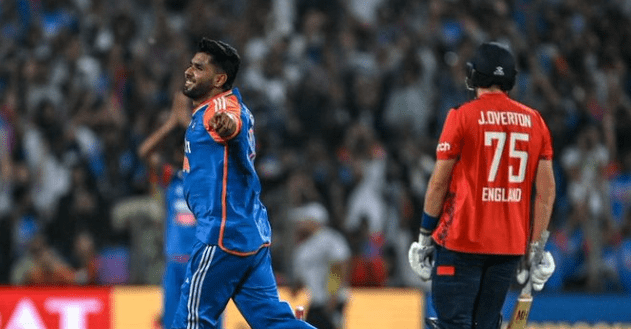 Chris Broad Slams ICC for Concussion Sub Controversy in Pune Chris Broad Slams ICC for Concussion Sub Controversy in Pune