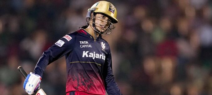 Smriti Mandhana Slams 3rd WPL Fifty Against Delhi Capitals Smriti Mandhana Slams 3rd WPL Fifty Against Delhi Capitals