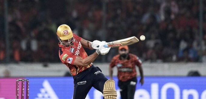 Marcus Stoinis’ Blitz Propels Punjab to 206/8 Against Delhi Capitals Marcus Stoinis’ Blitz Propels Punjab to 206/8 Against Delhi Capitals
