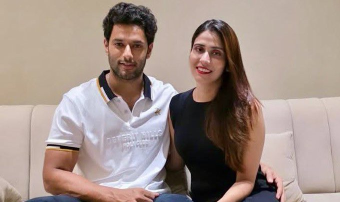 Incognito Shivam Dube Boards Train to Mumbai; Wife’s Wit Keeps Him Unnoticed