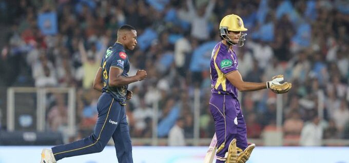 KKR in Trouble as Kagiso Rabada, Siraj Bag Three Quick Wickets