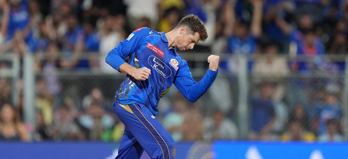 Mitchell Santner Strikes Twice to Dent Titans’ 200-Run Chase