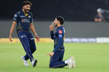 Gujarat Titans Knock Out CSK with Thumping 89-Run Victory