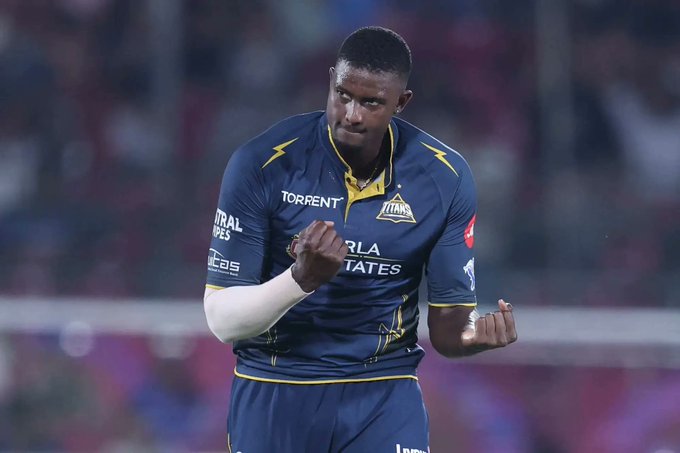 Jason Holder Delivers Twin Strikes to Dent RCB’s Charge
