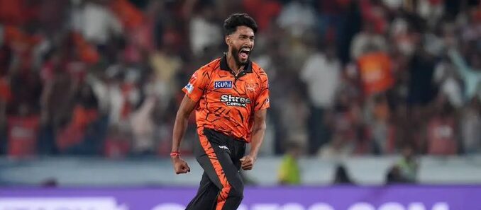Double Blow! Praful Hinge Rocks GT Early in Ahmedabad Double Blow! Praful Hinge Rocks GT Early in Ahmedabad